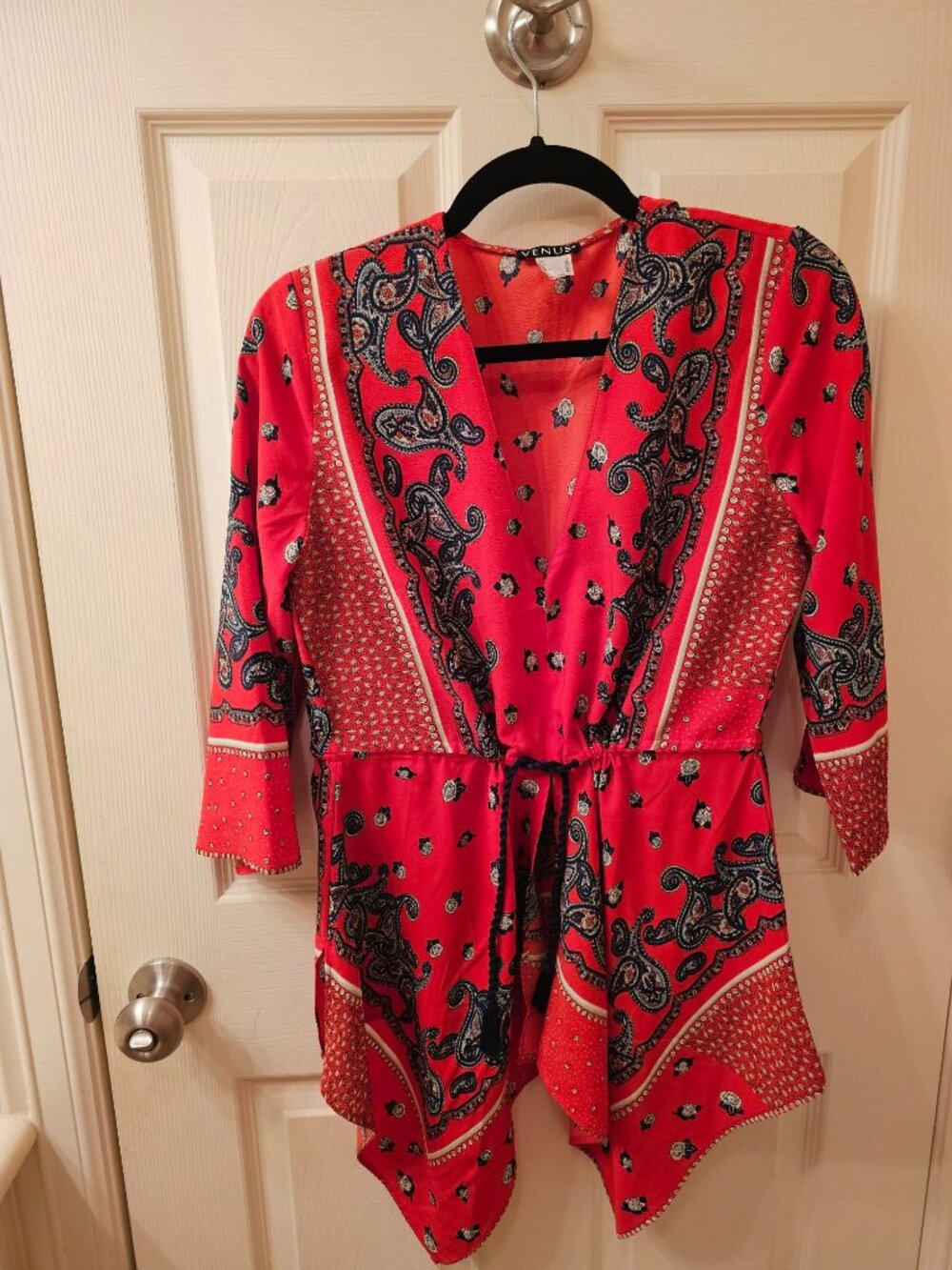 NWOT Venus Size 6 Tomato Red Kimono Blouse w / Tie Around Waist